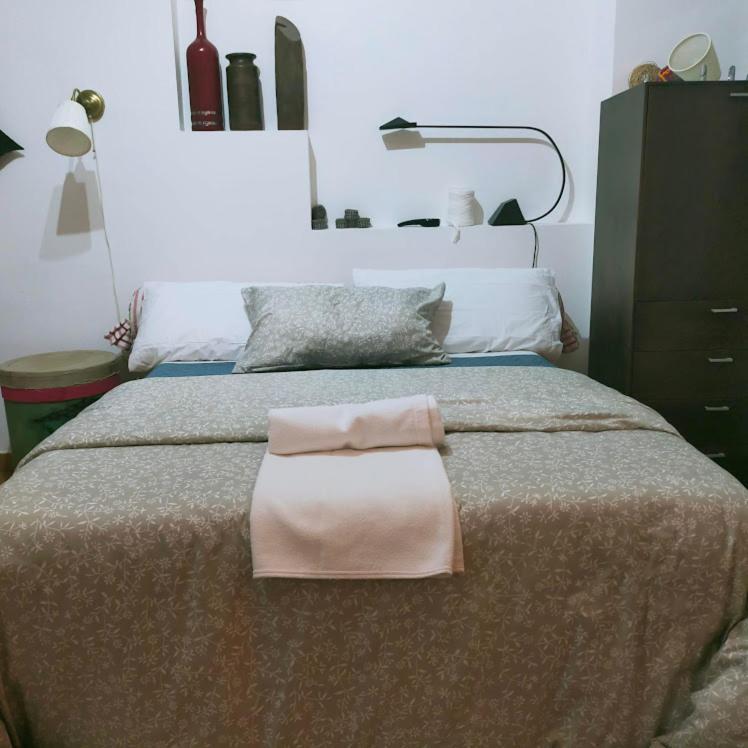 Una Parada A L'Anoia En Apartamento Compartido Apartment Capellades Luaran gambar